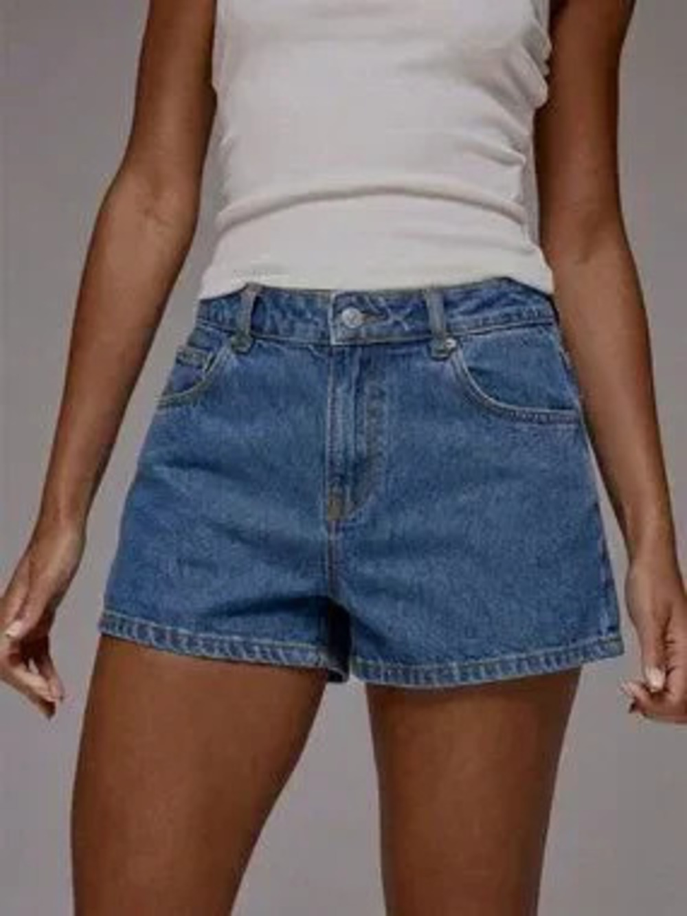 Medium Wash Casual Women's Mid Waist Classic Denim Shorts